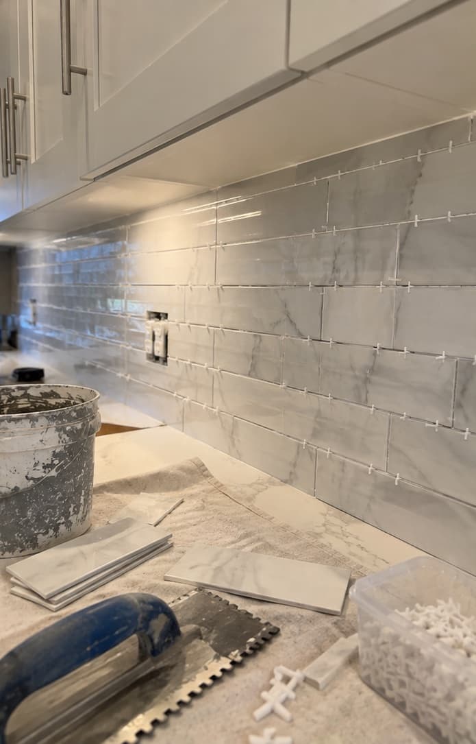 Tile setter: Bathroom, kitchen, backsplash tile — photo 1